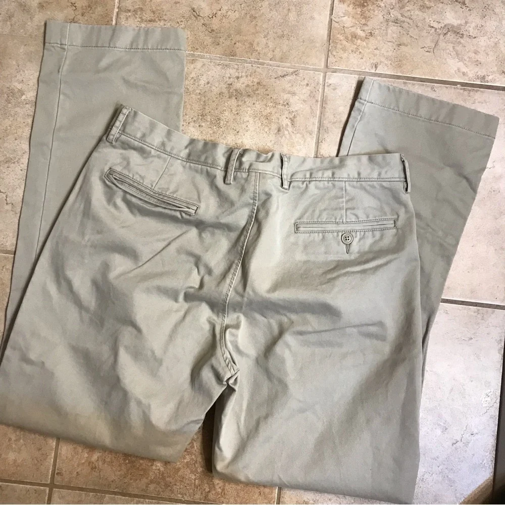 ⚓️J CREW Broken In Khaki’s